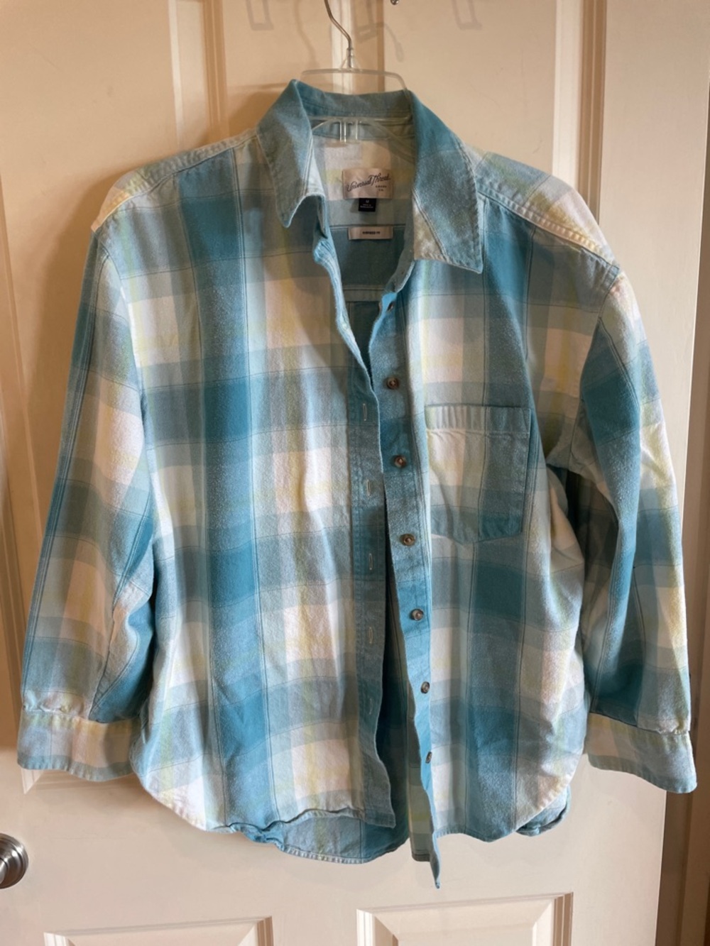 Universal Thread Blue, White & Pale Yellow Plaid Button-Up Flannel Shirt